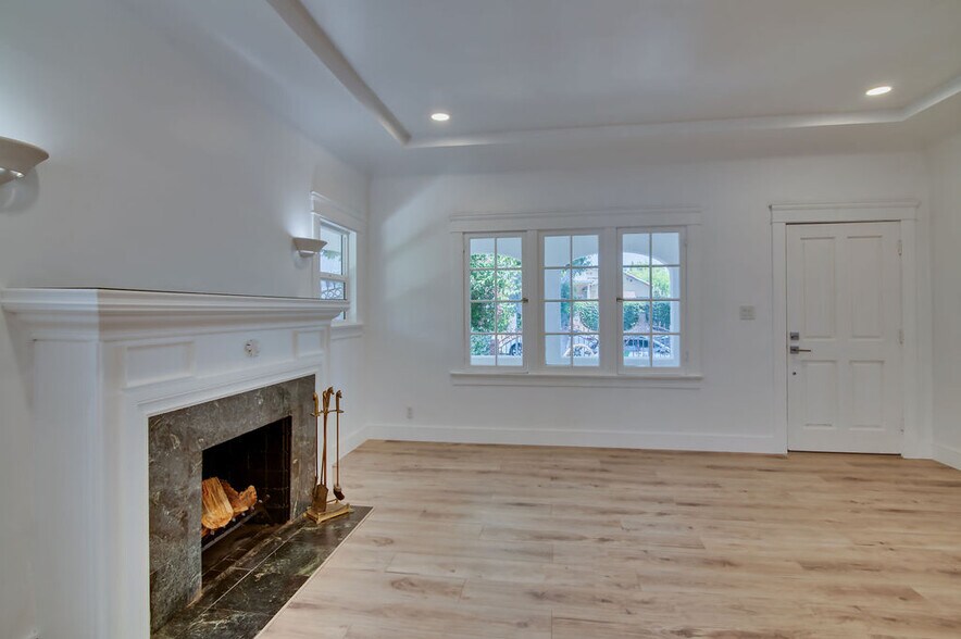 Building Photo - 641 N Martel Ave