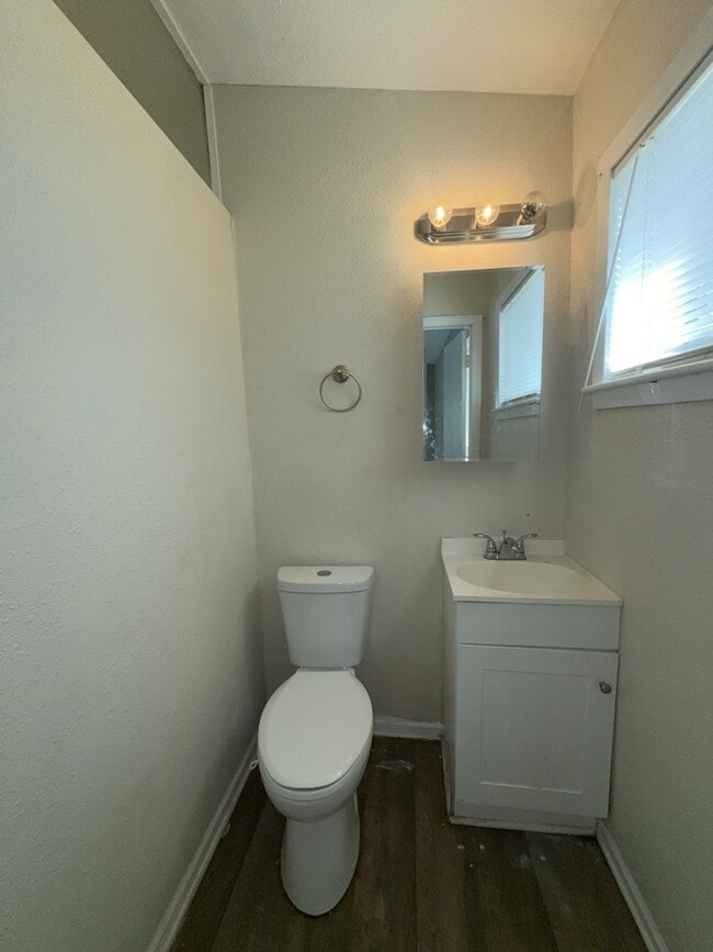 Building Photo - 3320 Ridgeland Dr