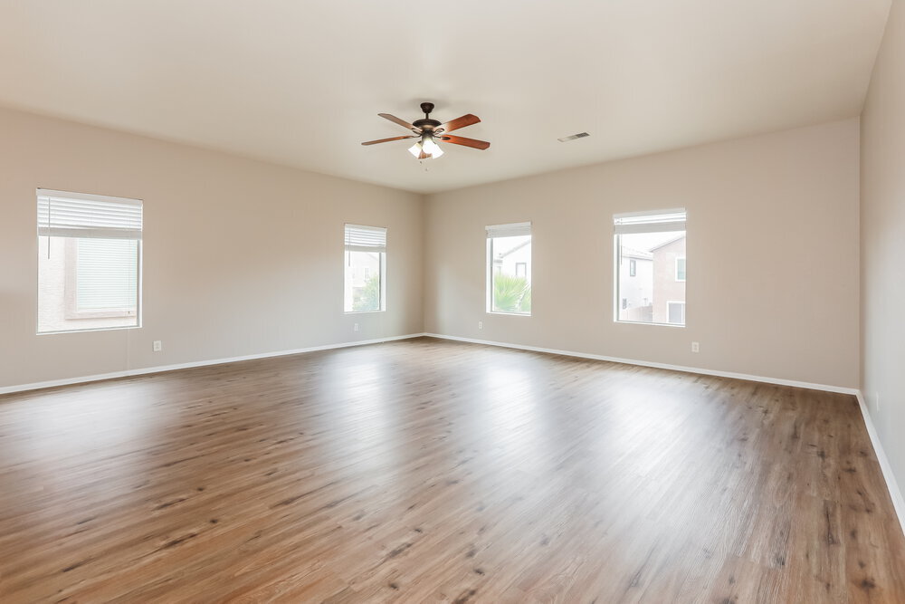 Building Photo - 735 W Fruit Tree Ln