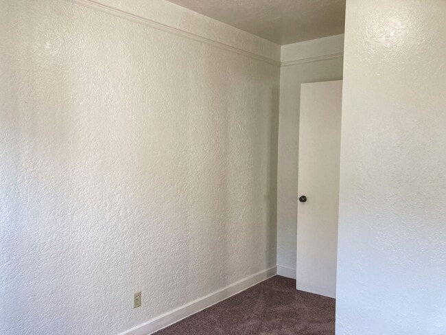Building Photo - Pet-friendly home with a detached garage!