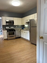 Building Photo - New 2 bedroomSouth Side House