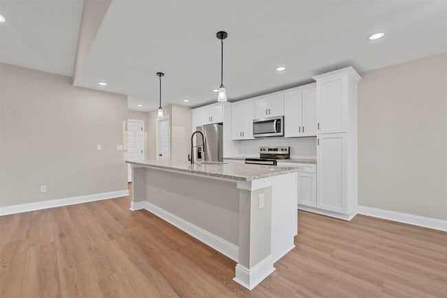 Building Photo - 710 Sheldrake Ln