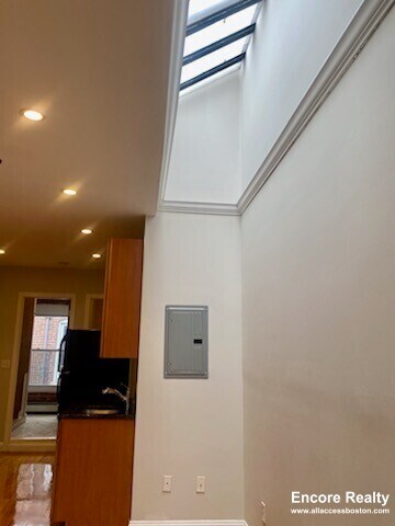 Building Photo - 28 Fleet St