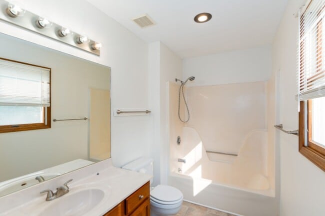 Building Photo - Fantastic Location! Close to MKT & Twin Lakes! 3BR/2.5BA/2000sqft., 2-Car Garage, Large Fenced Ya...