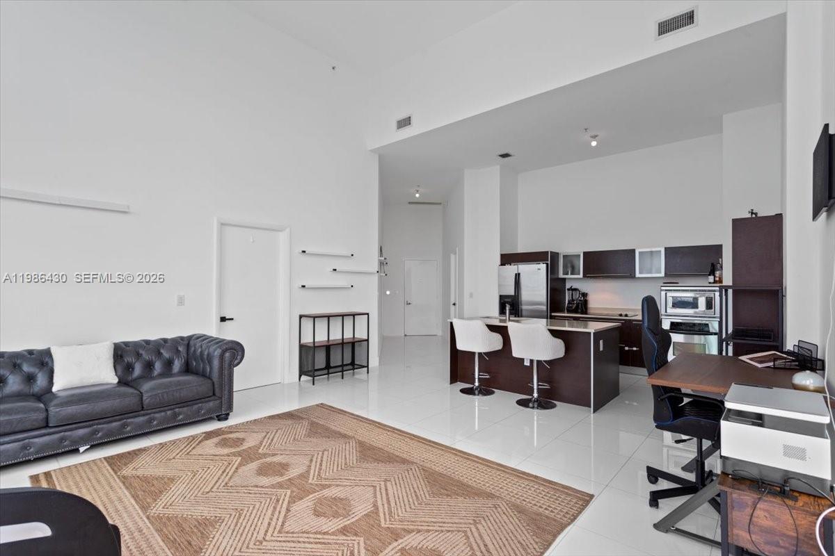 Building Photo - 1900 N Bayshore Dr