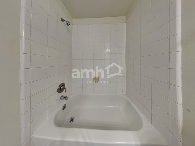 Building Photo - 2543 Fox River Ln