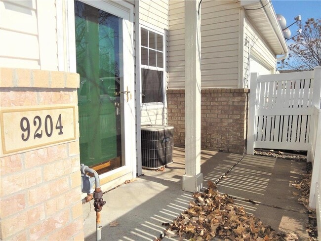 Building Photo - 9204 Holly Ln N