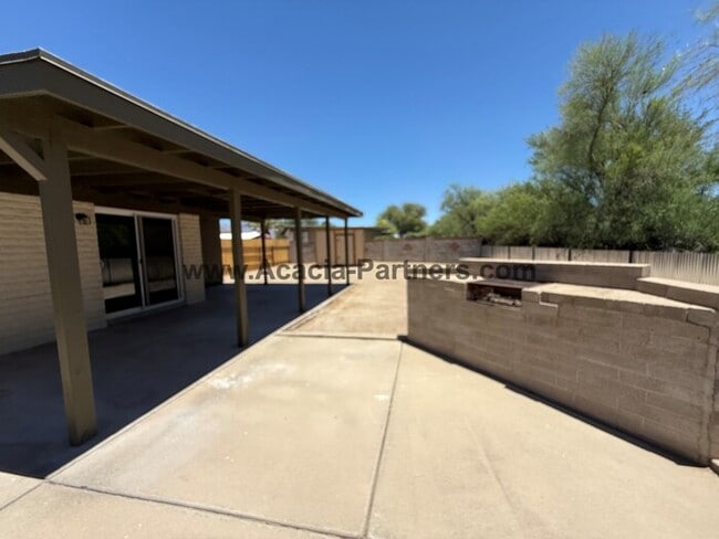 Building Photo - Three Bedroom Remodeled  Home