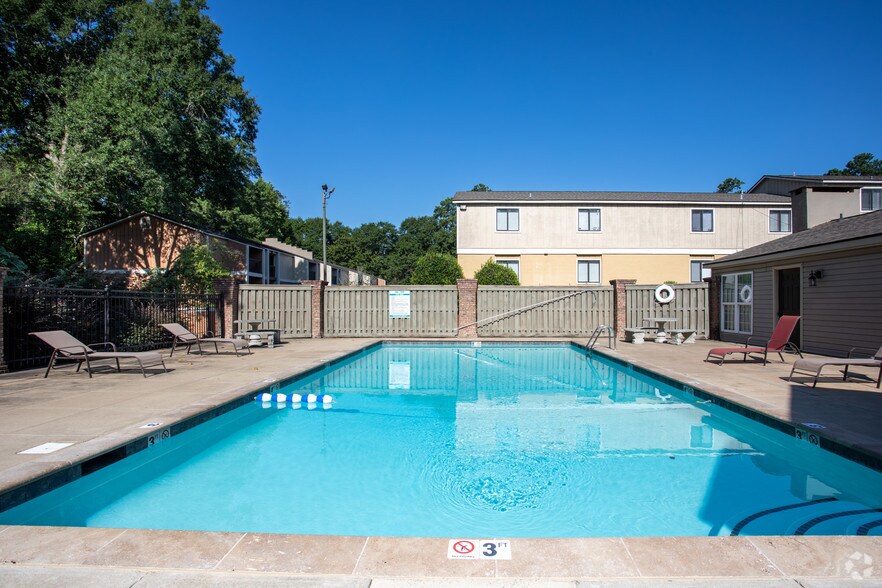 Clover Leaf Apartment Homes Phenix City, AL Apartment Finder