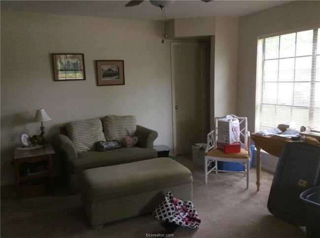 Building Photo - 4110 Willow Oak St