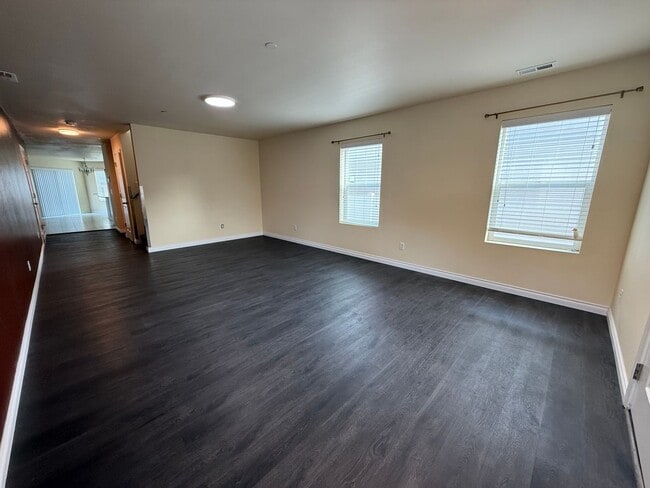 Building Photo - 4 Bedroom DuPont Home for Rent w/AC