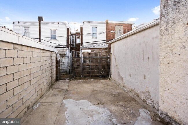 Building Photo - 958 E Russell St