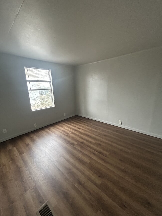 Building Photo - 400 S Ranchwood Blvd