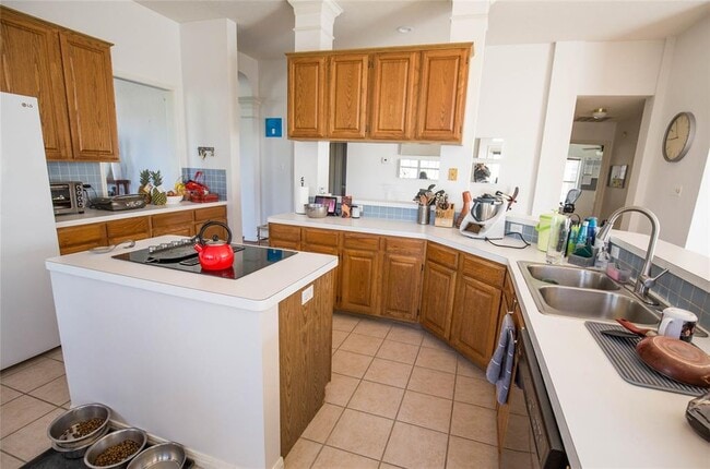 Building Photo - 11584 Cedarcliffe Dr