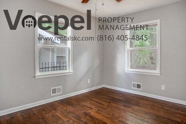 Building Photo - 3 Bedroom 1.5 Bath Fully Renovated Home