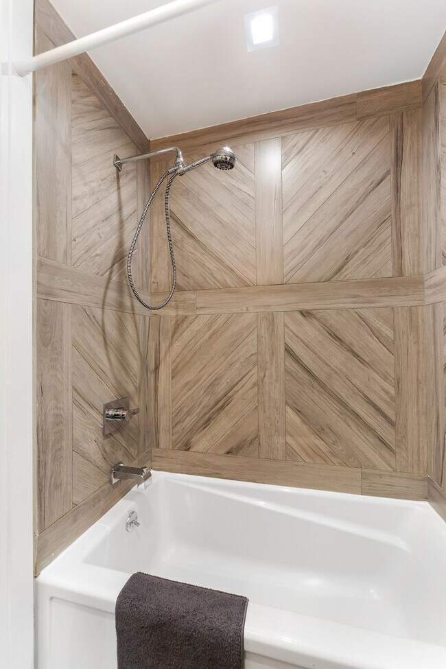 Building Photo - 1114 1st Ave