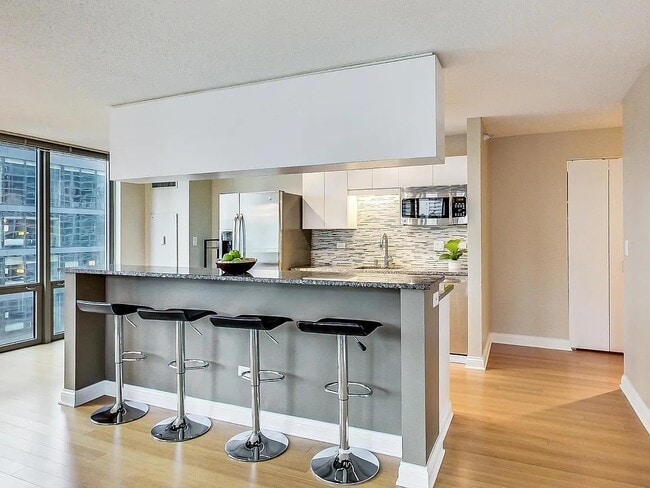 Building Photo - 2 E Erie St