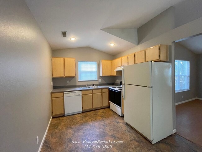 Building Photo - Newly Updated