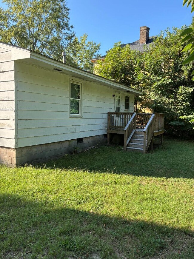 Building Photo - 307 Tarboro St