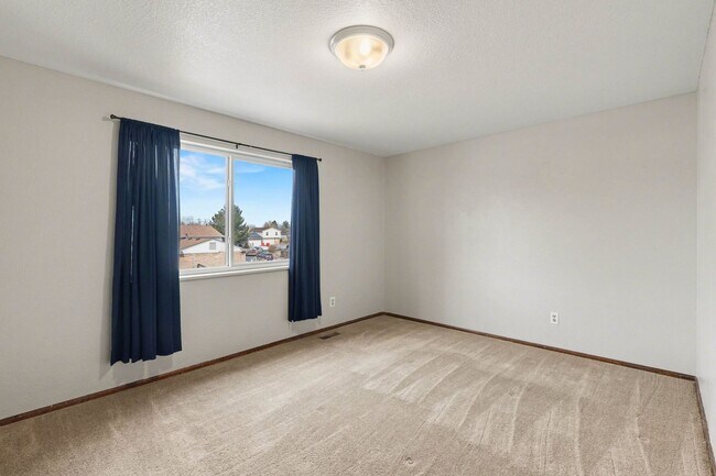 Building Photo - Spacious Home Wi/Large Fenced Yard + Covered Patio + Easy Denver/Boulder Commute