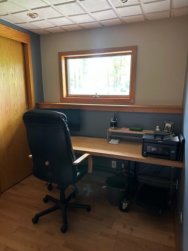 Building Photo - 16 Gibbons Ln