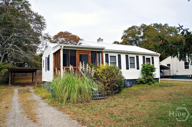 Primary Photo - 158 Gilmer St