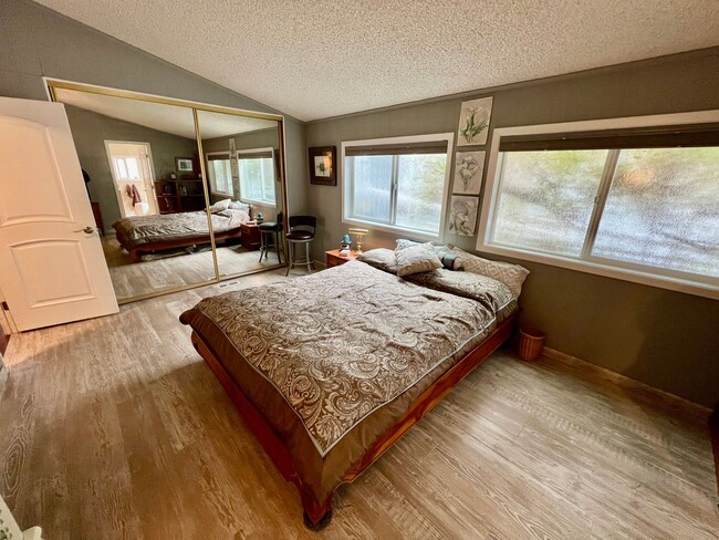 Building Photo - Lovely Monarch Pines age 55 and Older Furn...