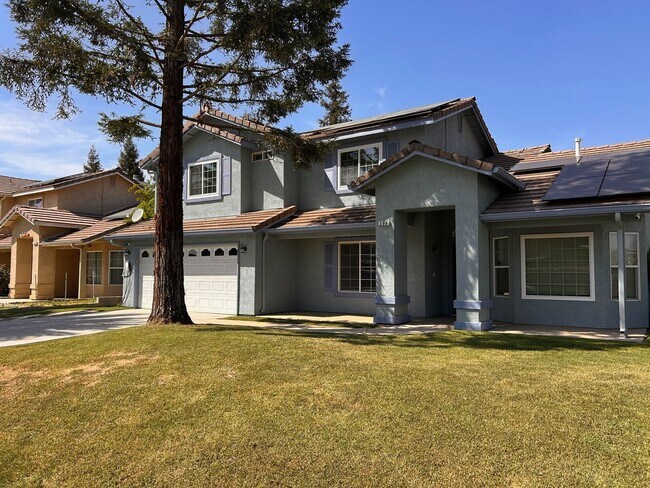 Building Photo - Beautiful home for rent in Visalia!