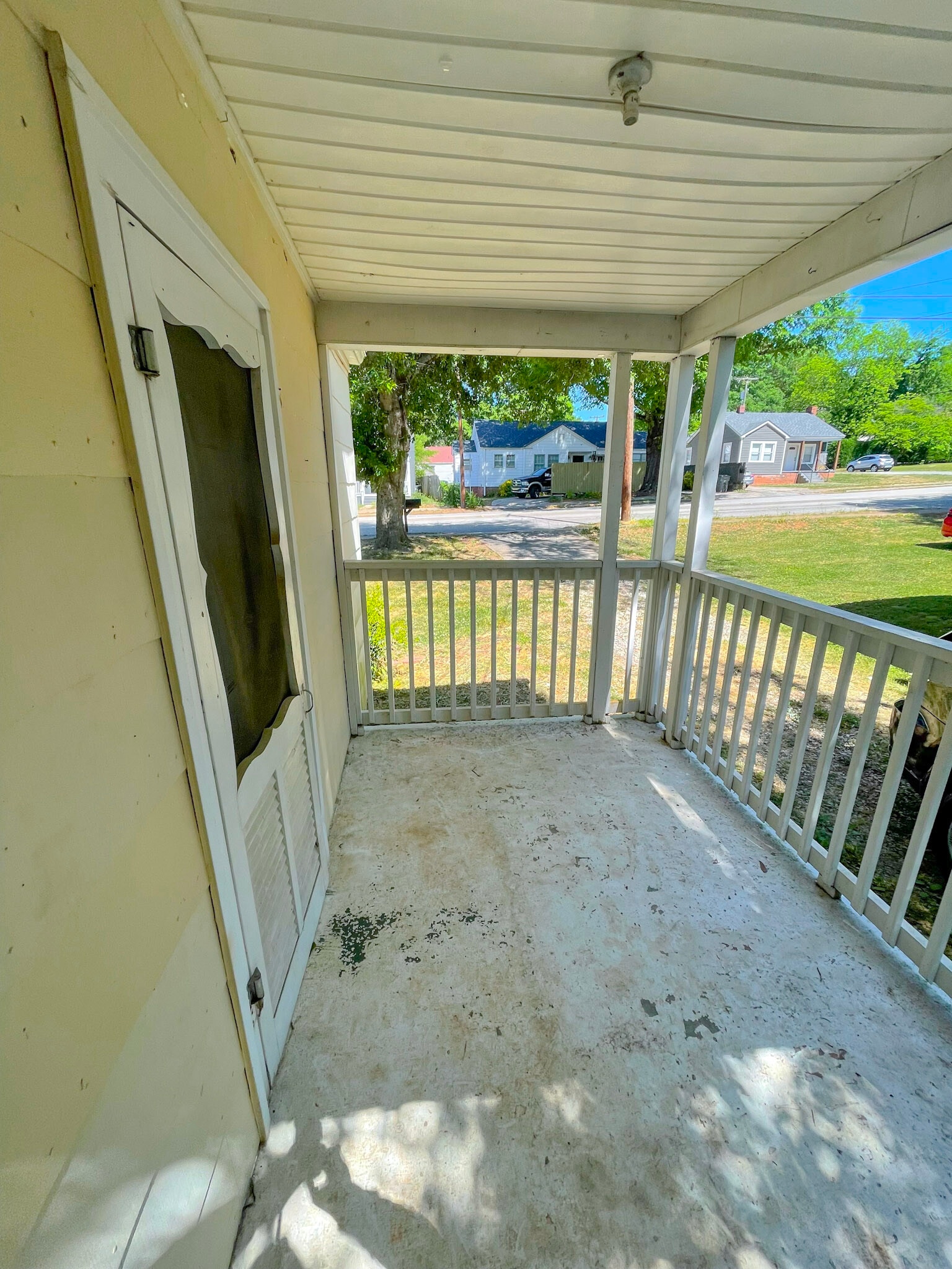 Building Photo - 618 Perry Rd