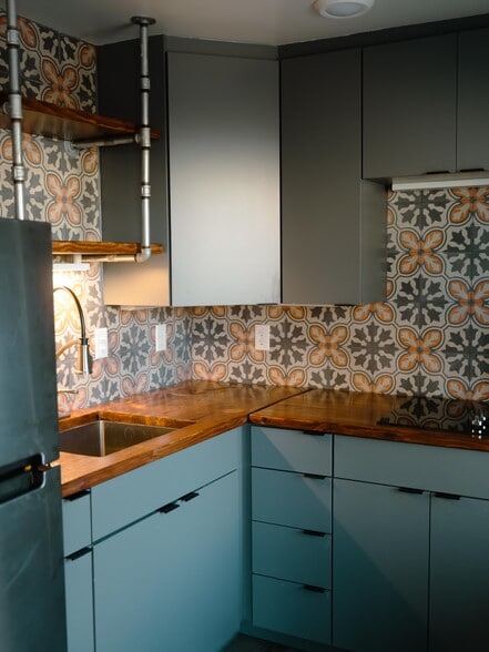 kitchen - 2500 S Van Buren St