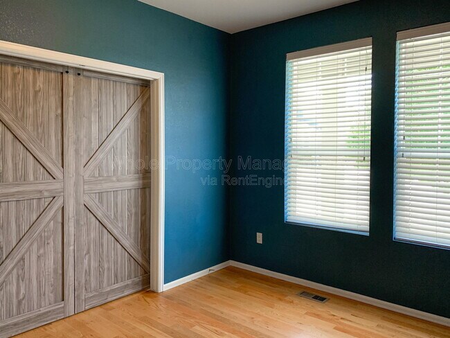 Building Photo - 15450 Carob Cir