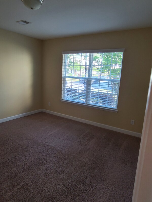 Building Photo - 447 Truman Dr