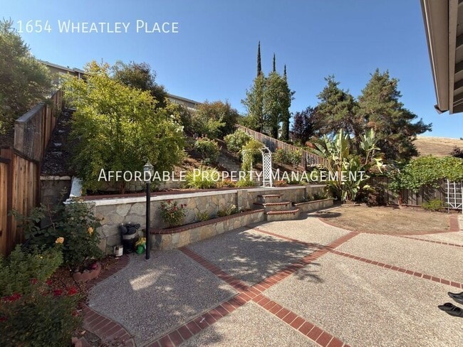 Building Photo - 1654 Wheatley Pl
