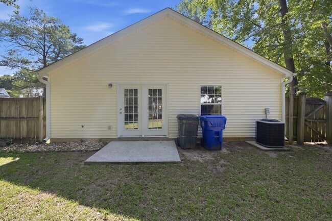 Building Photo - Comfortable 3BR Ranch with 2-Car Garage in Northwoods Pointe