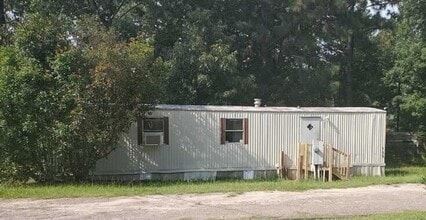 Building Photo - APPROVED SECTION 8 VOUCHERS ONLY!  - 2 Bed...