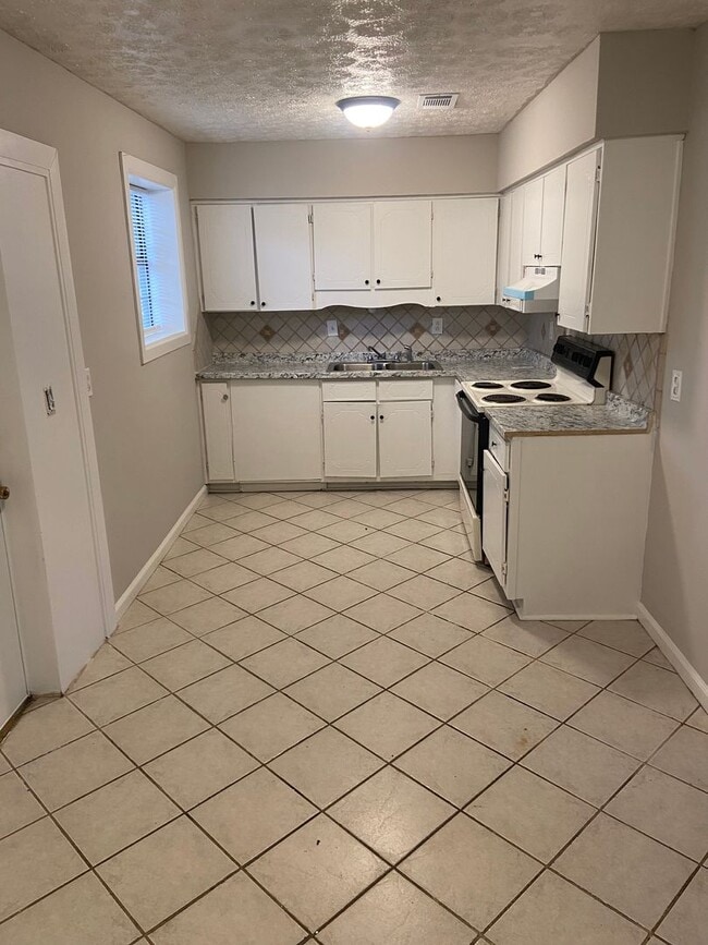 Building Photo - **ON HOLD**Total Electric East Columbus 4 Bedroom/1 Bathroom Home for Rent***