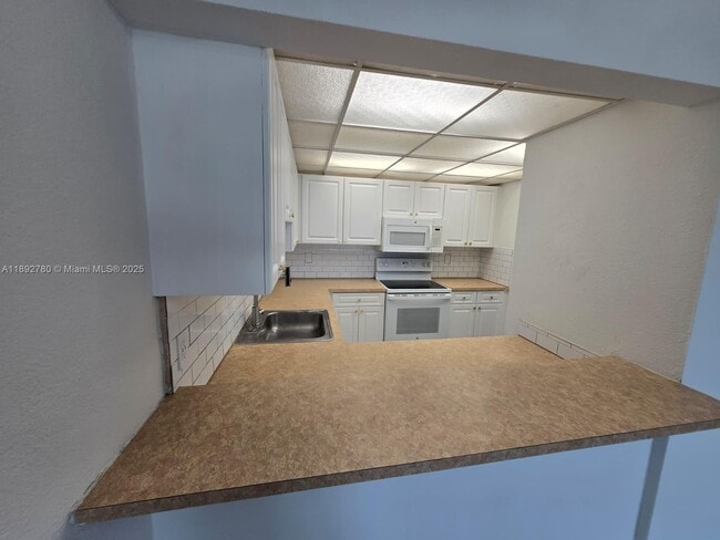 Building Photo - 7010 NW 186th St