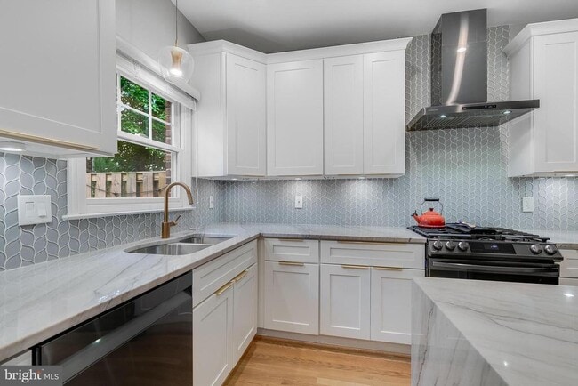 Building Photo - 1507 N Colonial Terrace