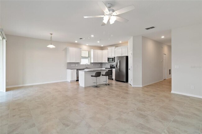 Building Photo - 1651 Chatsworth Cir