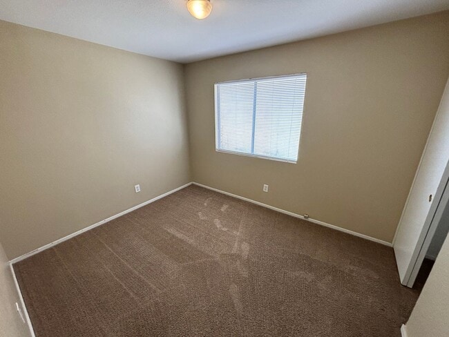 Building Photo - Gorgeous 5Bed/2Bath Home located in Sunris...