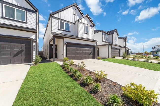 Building Photo - 12315 Churchill downs Dr