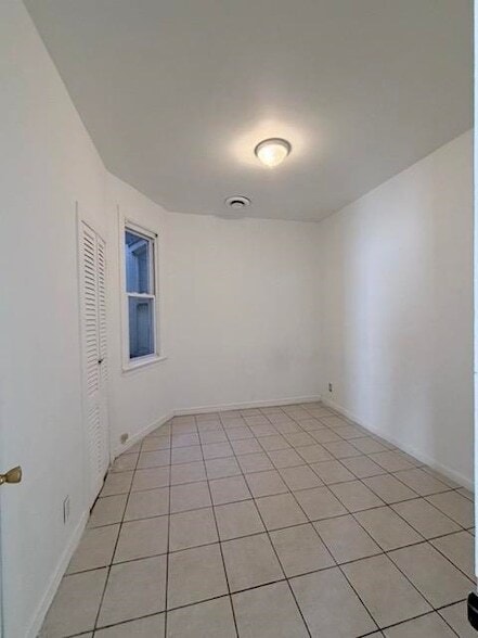 Building Photo - 57 Silver St