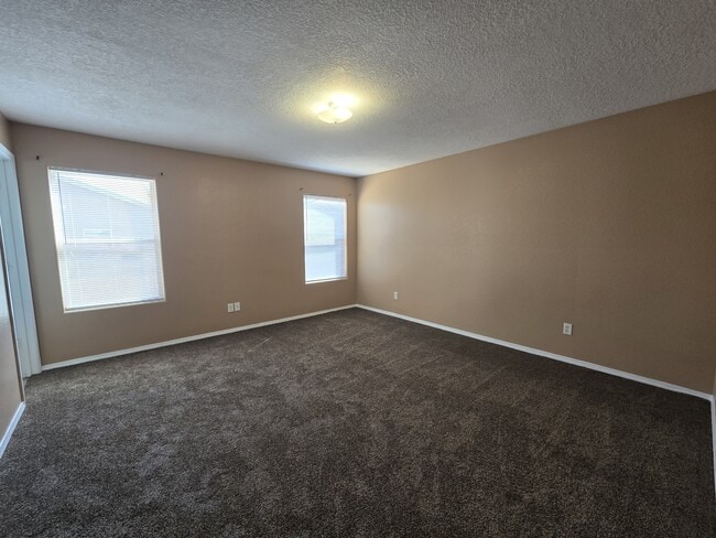 Building Photo - 3984 Rancher Loop NE