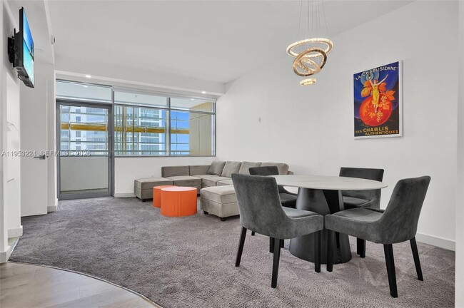 Building Photo - 1395 Brickell Ave