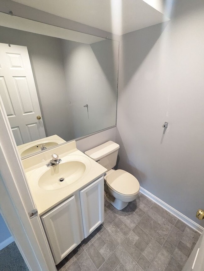 Building Photo - END UNIT townhouse in Ballenger Creek neig...