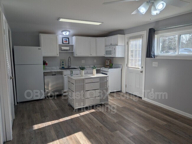 Building Photo - 100-A Mallard Court