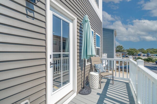 Building Photo - 2694A Azalea Garden Road