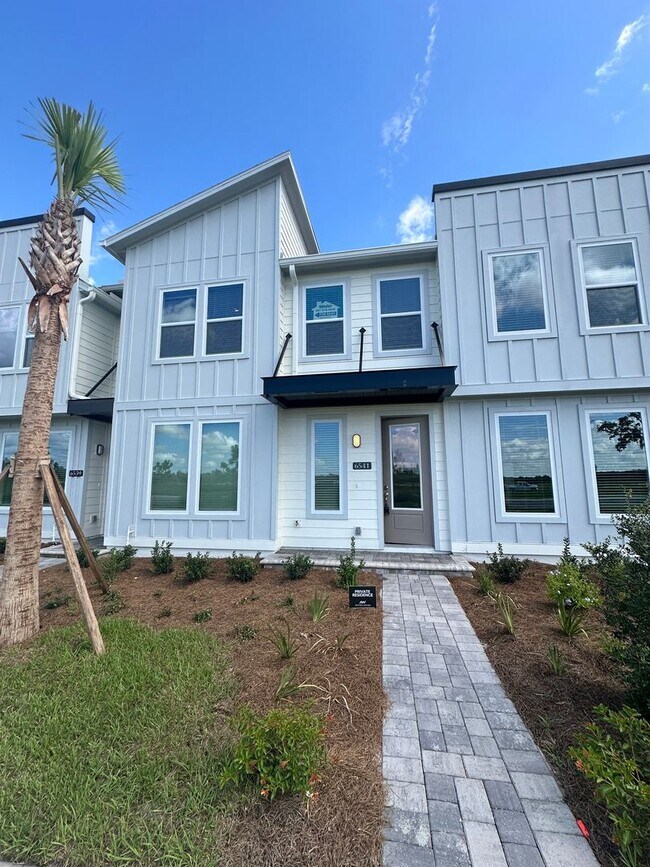 Primary Photo - Stunning newly built 3/2.5 Town Home in St...