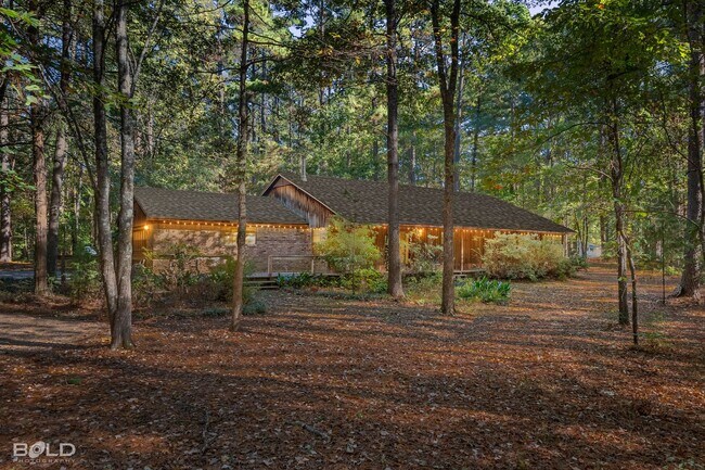 Primary Photo - Home For Rent in Benton!