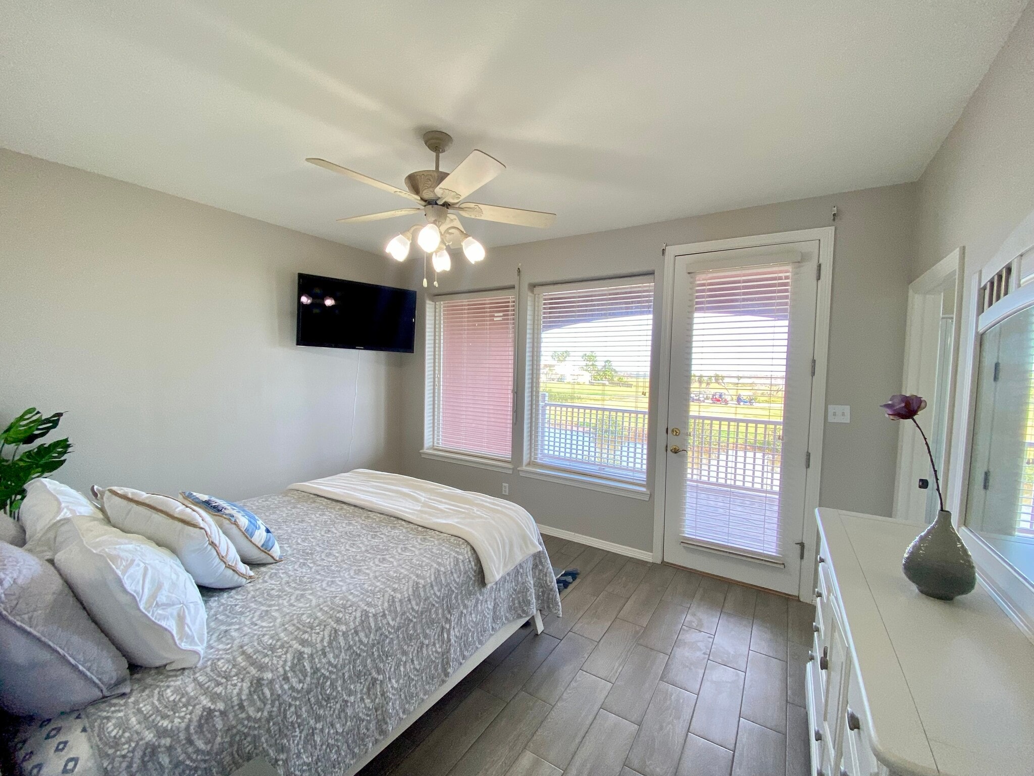 Building Photo - 9 Harbor Town